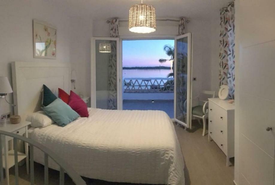 Apartamentos En Paseo Maritimo Ел Ромпидо Екстериор снимка