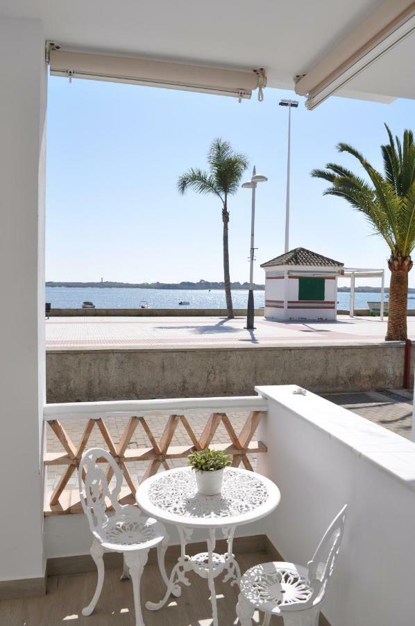 Apartamentos En Paseo Maritimo Ел Ромпидо Екстериор снимка