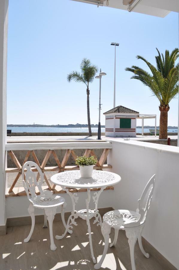 Apartamentos En Paseo Maritimo Ел Ромпидо Екстериор снимка