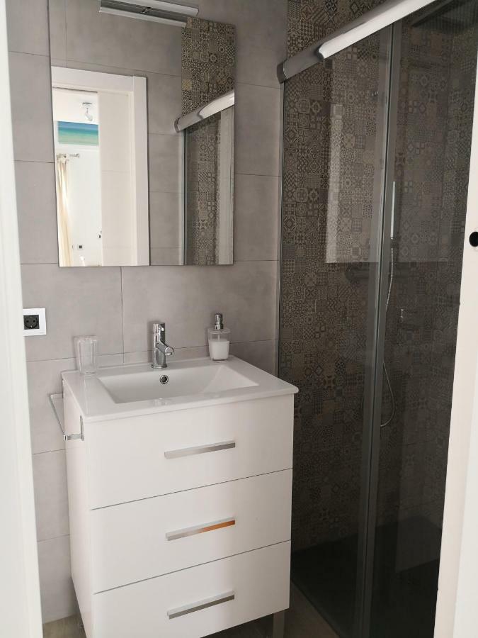 Apartamentos En Paseo Maritimo Ел Ромпидо Екстериор снимка